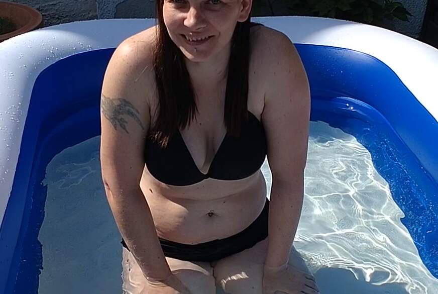 YviEngel87: Erste Mal im neuen Pool