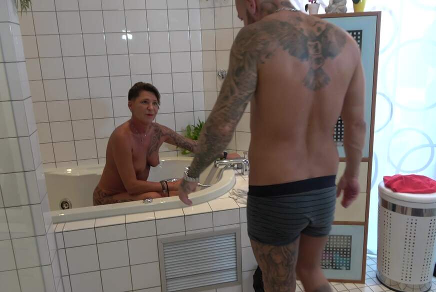 Snake-Dave: Shower Power