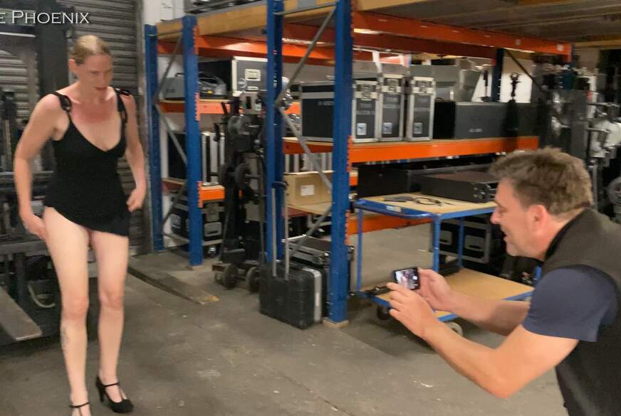 Dreister Scheiß... da p**st die einfach ins Lager ... was ein lockeres L**er von StevePhoenix