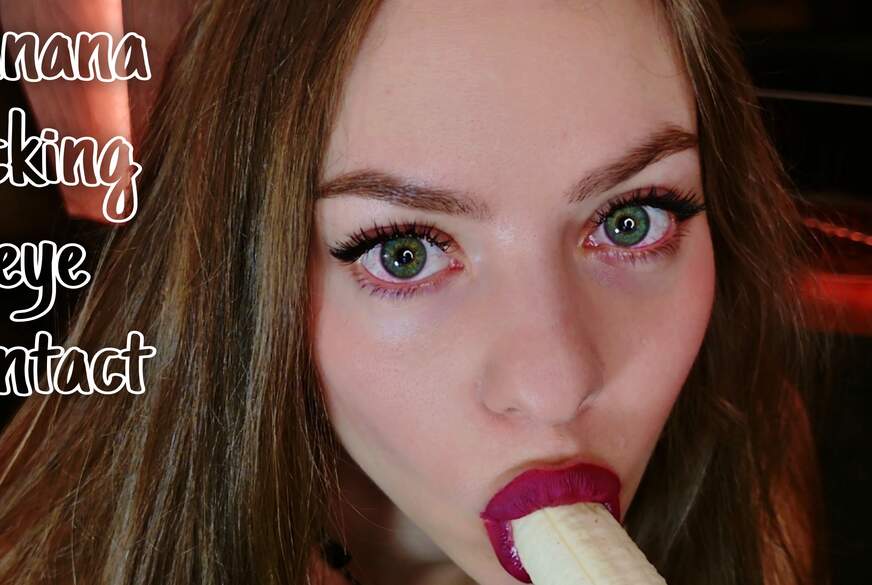 GirlHomeAlone: Ba*a*a Tease in Pantyhose