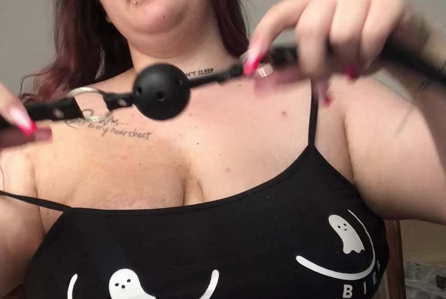 Lia-Rose: 3 L**h Dildo reiten, a**lplug und Gag