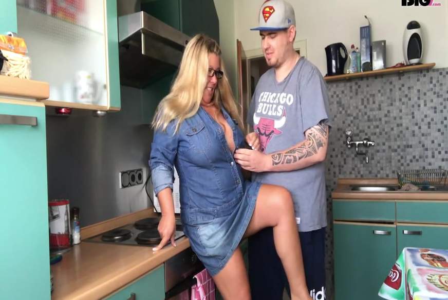 Maklerin hat eindeutig zweideutige Absichten! von KimVanDyke