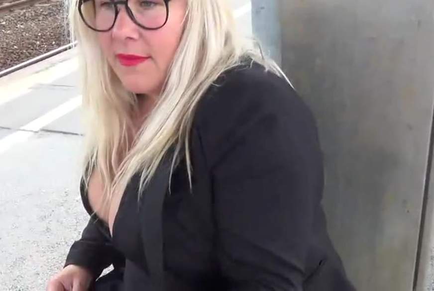 Megakrank!!100%Strassen-Public.. Bahnsteig! von KimVanDyke pic1