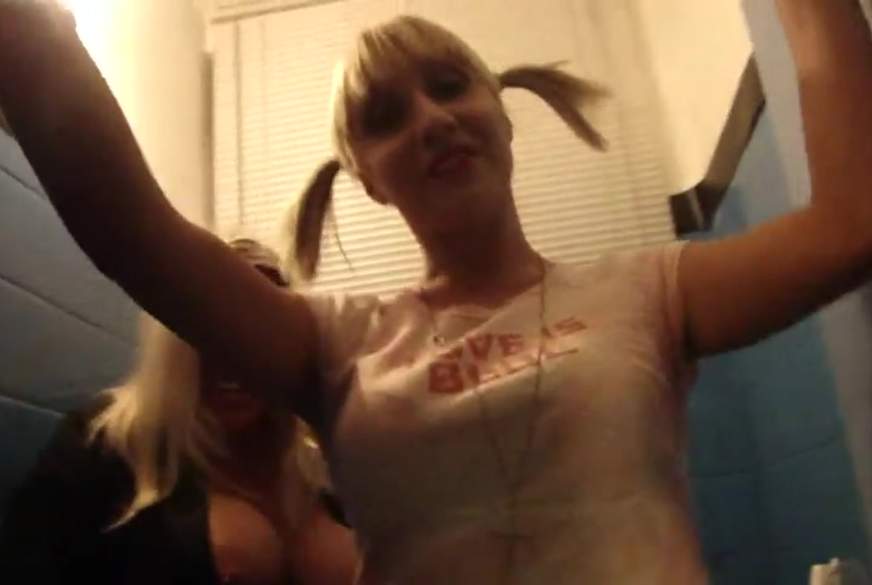 Mit C****nchen auf dem Disco K*o von KimVanDyke