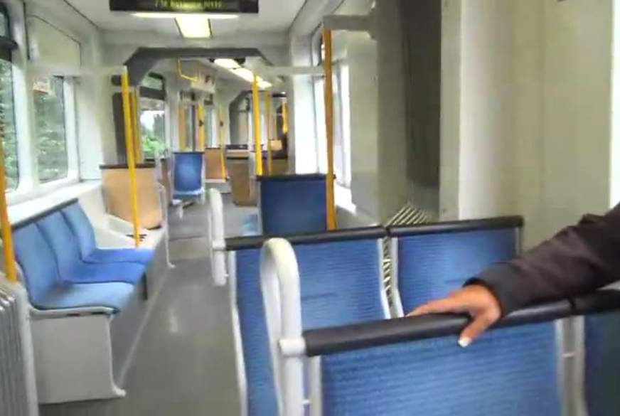 SKANDALÖS !  Milf.p**st-in-die-S-Bahn von KimVanDyke