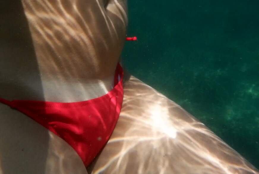 lyn: POV. Unterwasser Pipiwolke 24