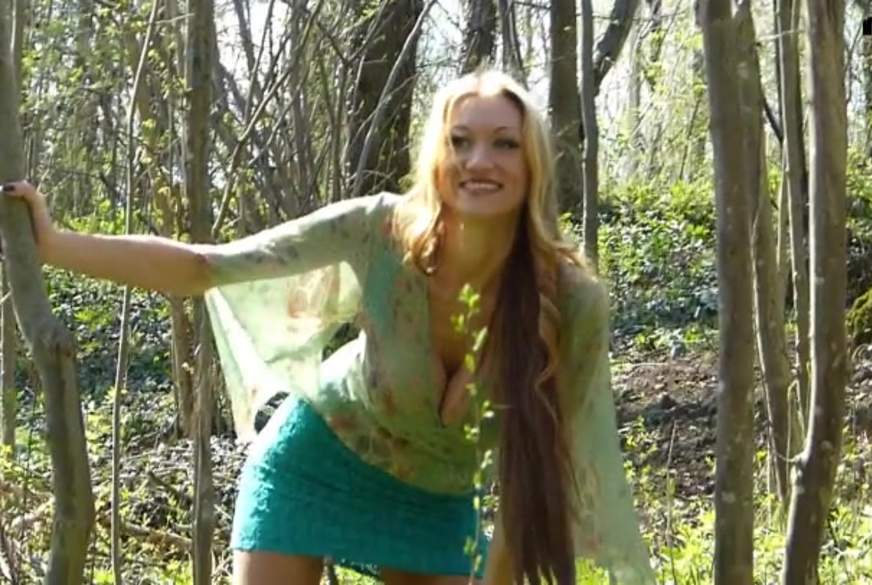 DeepInsideDaisy: Ohne Höschen jederzeit f**kbereit