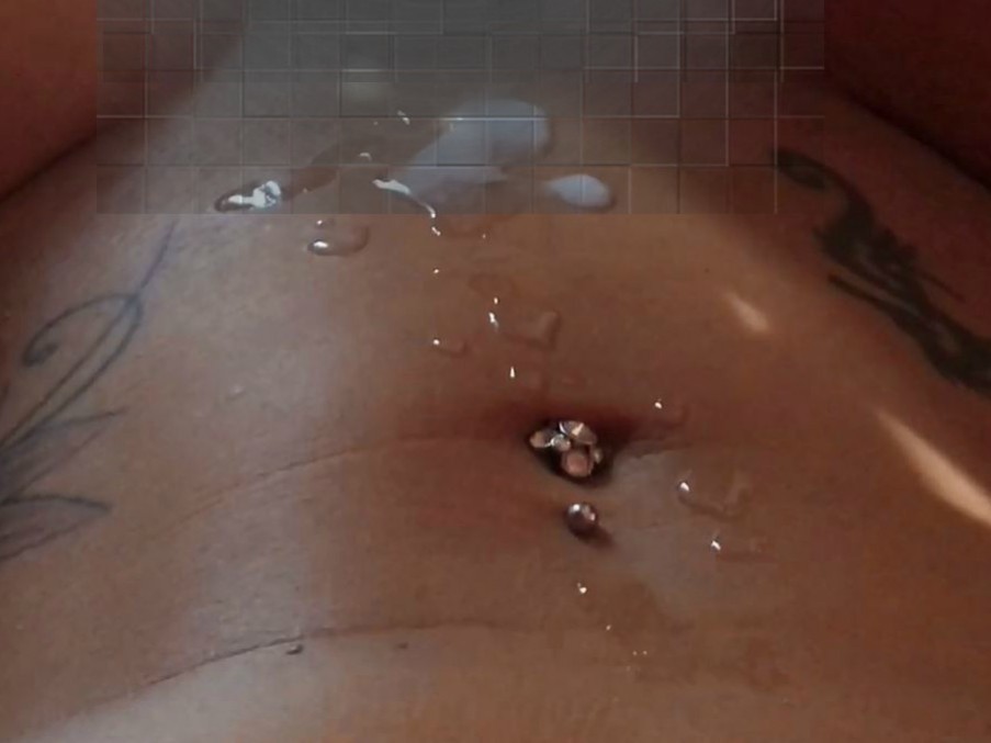 Zum Frühstück reite ich deinen Schwanz schnell ab und bekomme eine extra Portion Sahne - so kann der Tag starten ;)