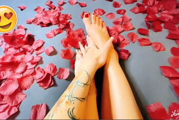 Sexy Füße und Gelnägel - damit verwöhne ich deinen S*****z !