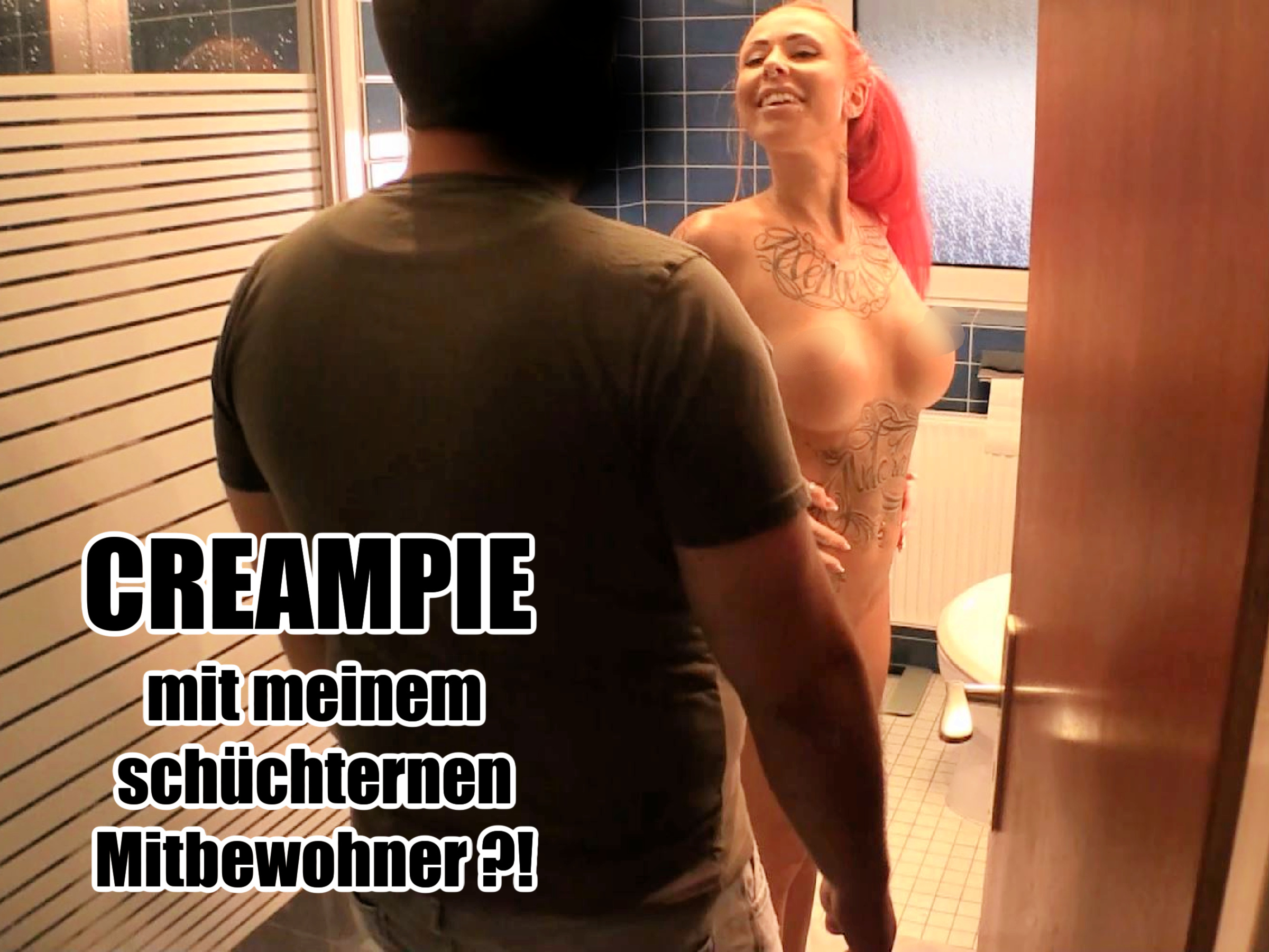 CREAMPIE mit dem neuen Mitbewohner ?! Die versaute WG !! Ich hatte ihn vorgewarnt - bei uns ist es vielleicht ein bisschen anders, als in anderen WGs ... ich glaube, er dachte das ich scherze *G*  Bis er eines Tages vor der Badezimmer Tür stand um mich etwas zu fragen und ich ihm halbnackt öffnete ... er war ziemlich überrumpelt aber als ich das Handtuch direkt vor seiner Nase fallen lies, verschwanden seine Klamotten auch ganz schnell ... wir gingen zusammen in die Badewanne und ich schnappte mir seinen Schwanz und lutschte ihn geil ... zwar sagte er die ganze Zeit nicht viel aber anhand seines schön stehenden Schwanzes konnte ich ja sehen, das er es auch geil fand *g* 
Wir vögelten ein wenig in der Wanne gingen dann aber rüber ins Bett, weil es ziemlich unbequem wurde ... als ich seinen blanken Schwanz ritt, dauerte es auch nicht lange, als er mir seinen Saft direkt tief in meine Fotze wichste ... 
Ich würde sagen, nun ist er eingeritten mein neuer Mitbewohner hehe ;D