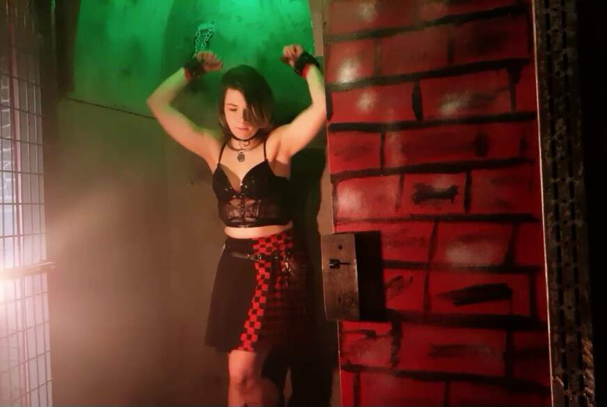 Emily ist im Stehkäfig Geparkt von Dom-Paar pic3