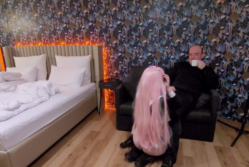 Dom-Paar: Mein Hausm*****n bringt mir den Kaffee und den B**wjob am morgen