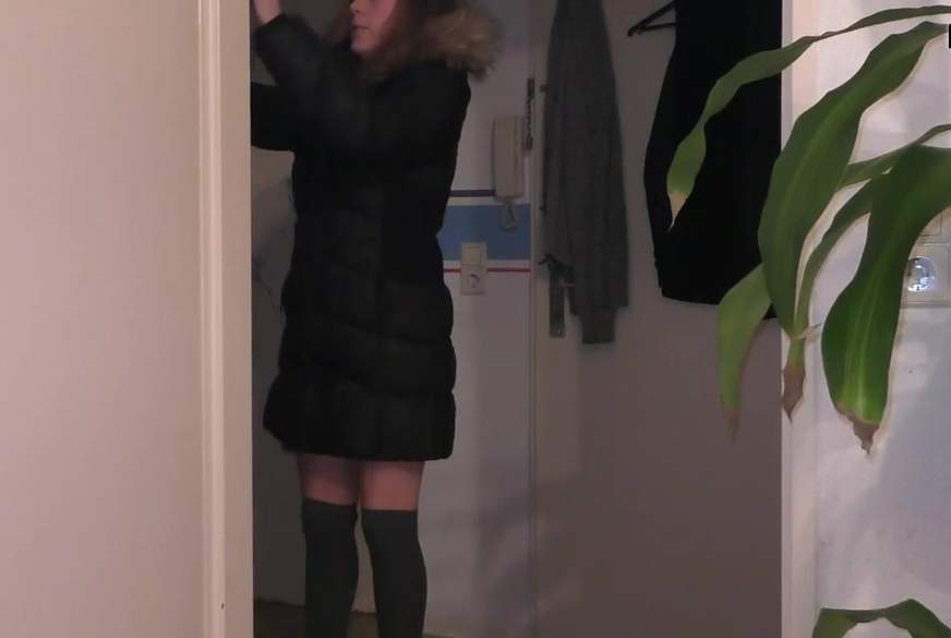 Schüchterner Freund meiner S*******r verführt.avi von Annas-feet pic1