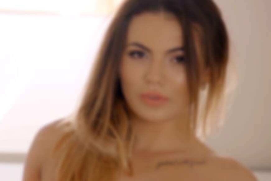 Lisa-Cat: Notgeil mit F****r in der M****i und S*****z im Mund!