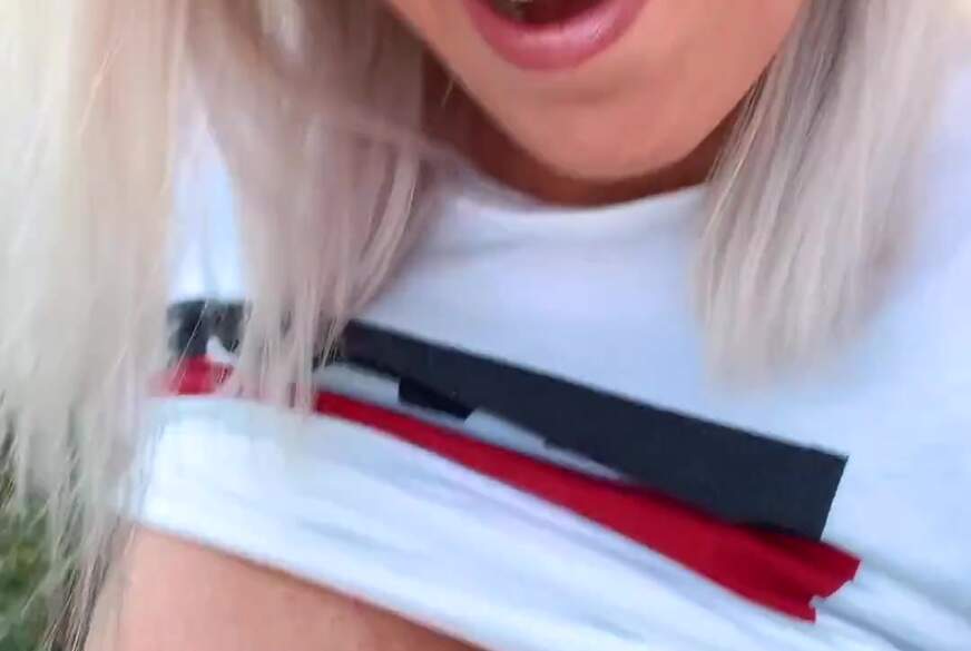 Leonie-pur: WTF total notgeil! Im Garten heimlich zum Orgasmus g*******t