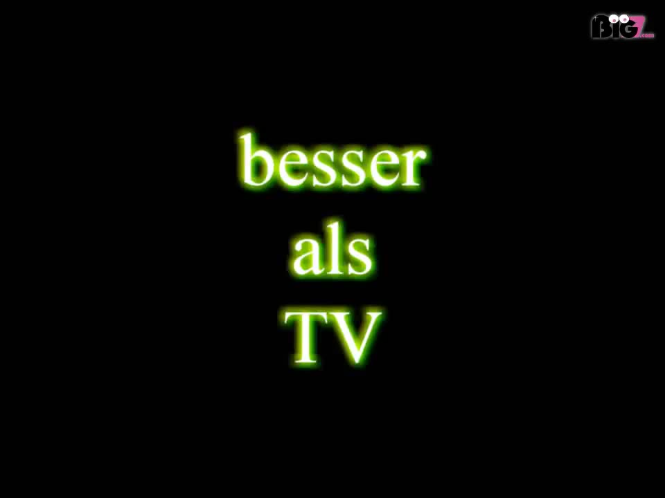 ahhh..was gibt es besseres als bei TV schauen nebenbei einen harten Schwanz zu wichsen...das denkst DU