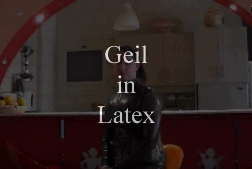 geil in Latex full von MegaTitten pic1