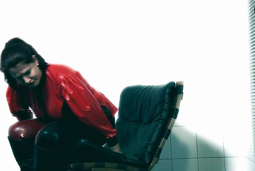 Latex Queen 2 von MegaTitten pic2