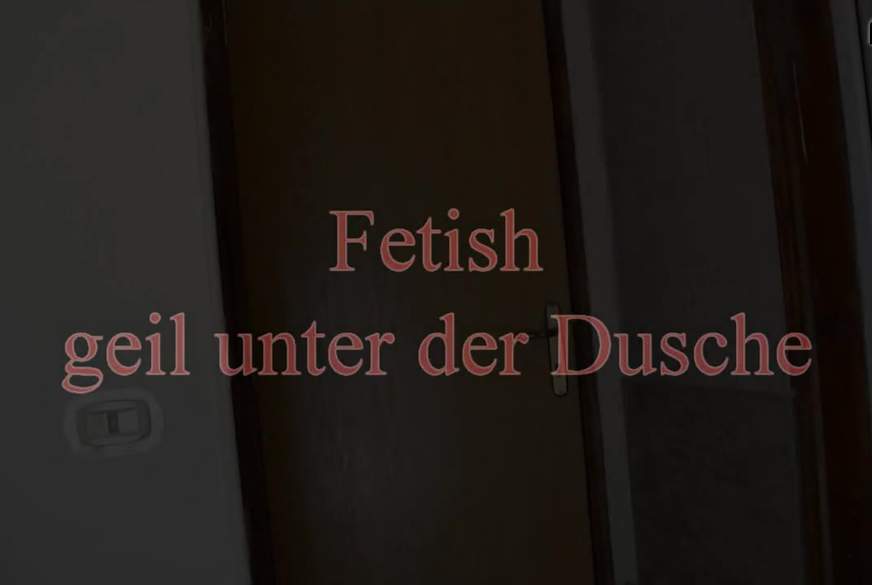 Fetish geil unter der Dusche von MegaTitten pic1