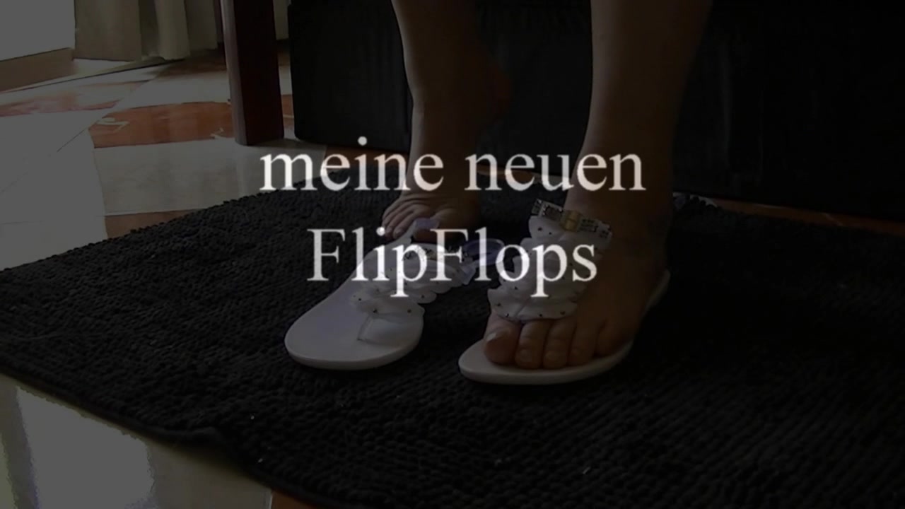 ich leibe FlipFlops...DU auch ?...sehen meine Füsse darin nicht geil aus...möchtest Du sie dann nicht gerne verwöhnen..
