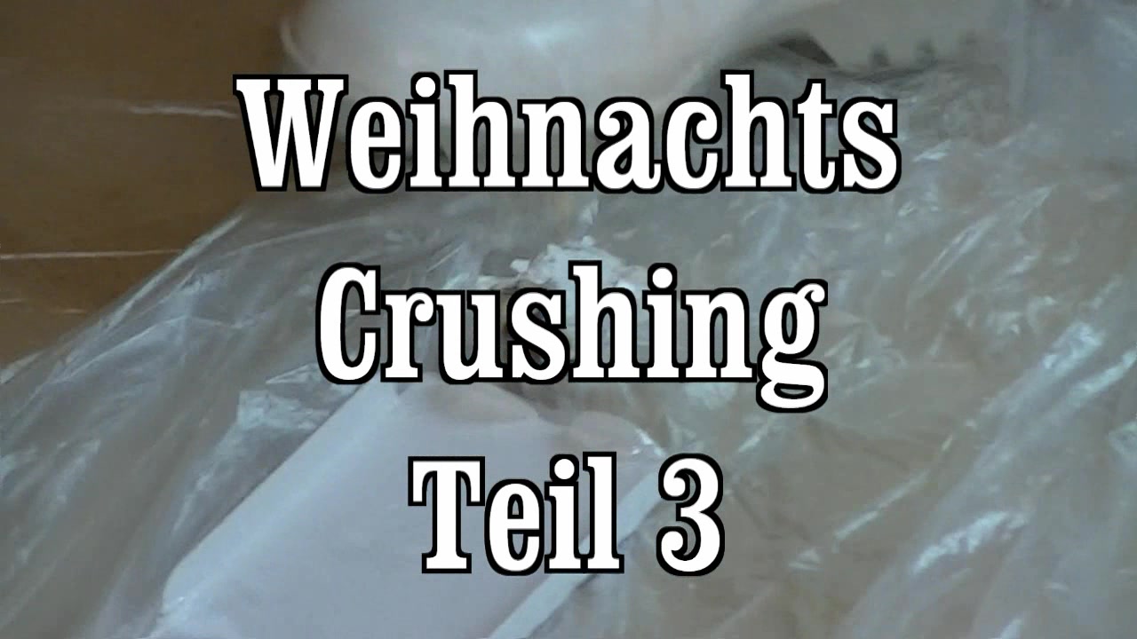 Weihnachts-Crushing 3 hier der 3te und letzte Teil meines Weihnachts crushing..nun geht es noch mal aufs ganze..und das Lebküchenhäuschen war dran..es geil zwischen meine beine und langsam zudrücken...anschliessend sich noch mal drauf setzen und es richtig platt machen ...grins
