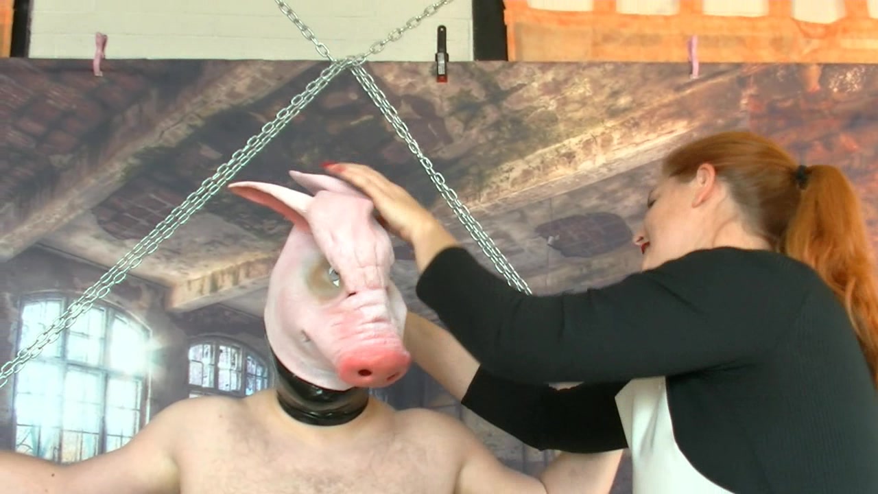 ohhh nun werdeich das Schwein mal testen ob es die nächsten Tage bereit ist grins vernascht zu werden...also Gummistiefel an und Schürze...ein Geschmackstest..und ich bin mir sicher..2-3 mästen und ich das es richtig mit Lust vernaschen