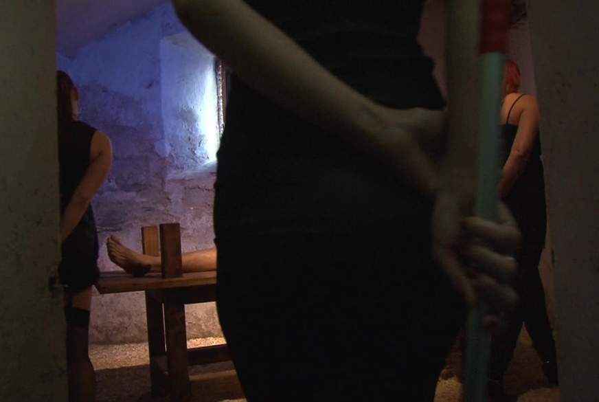 im Keller von MegaTitten