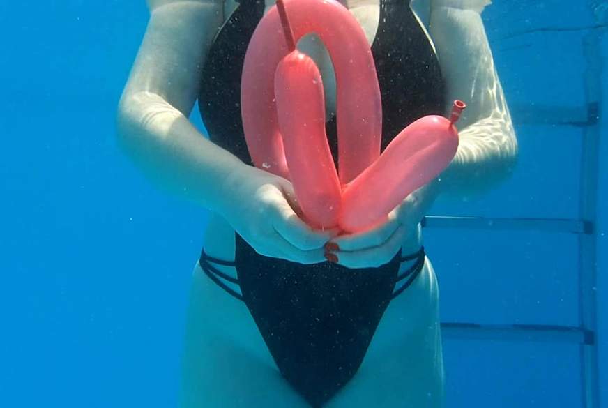 Luftballoons - geile Wassernixe von MilfUlrike pic3