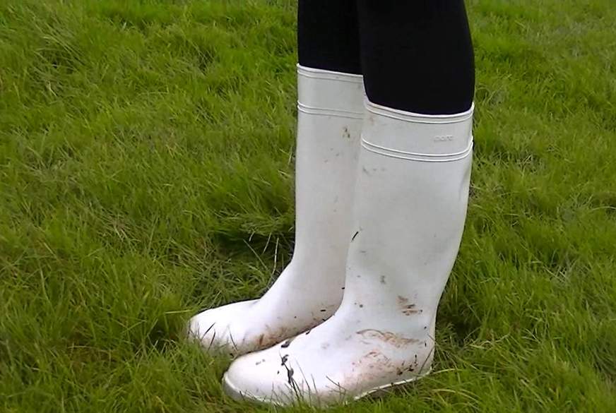 Gummistiefel im  S*****m von MilfUlrike