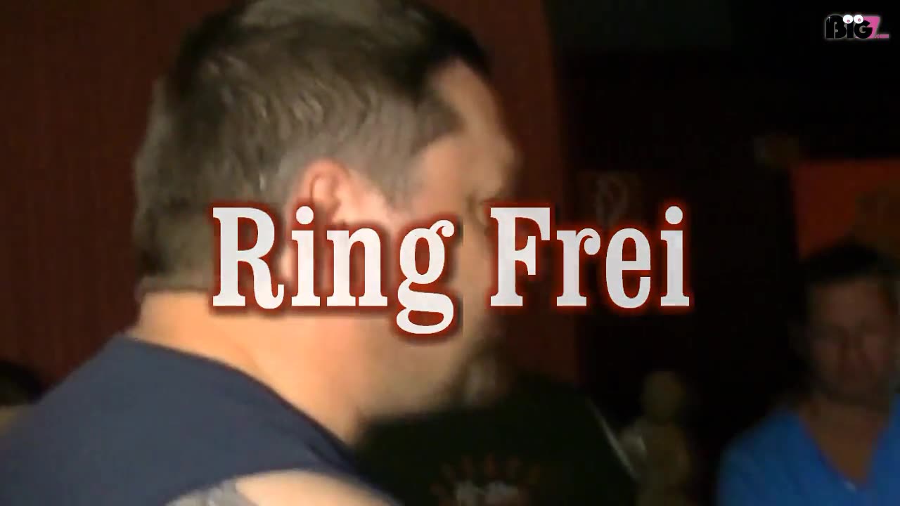 Schlampen Catchen....der Verlieren stand bereits am Anfang fest...derRing-Richter