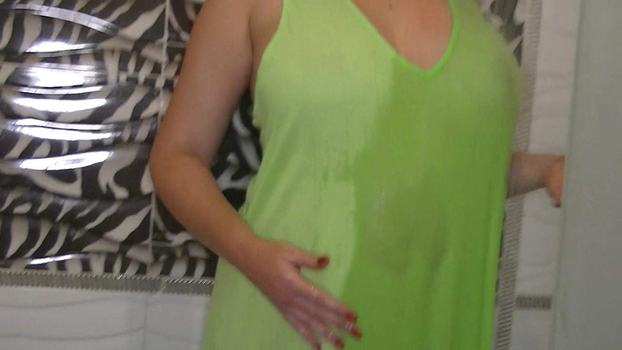 Duschen einfach geil komm Duschen mit mir .. magst du mich einseifen ?