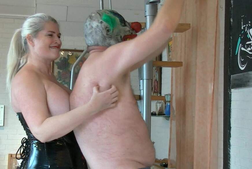 Kitzel Fetish - der Clown von MilfUlrike pic3
