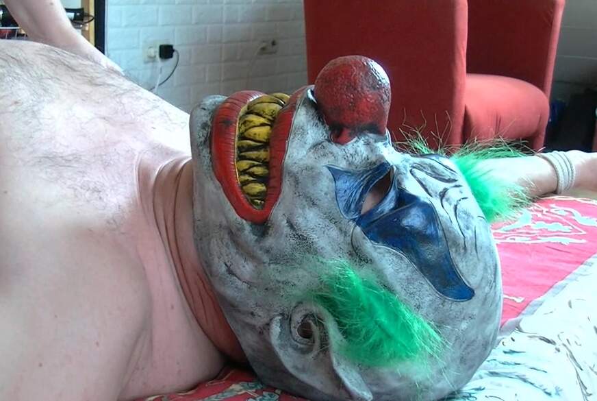 Kitzel Fetish der Clown 3 von MilfUlrike