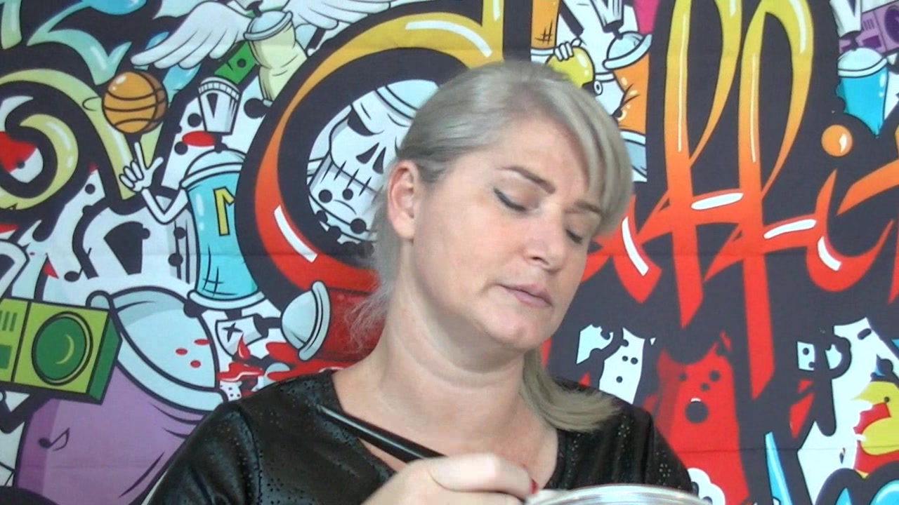 NEU Style Änderung Ein neuer Stil, ich hab was neues ausprobiert ? Ich hoffe es gefällt dir. Ich schminke mich anderes als gewöhnlich für meine neue Haarfarbe. Was denkst du, magst du es?