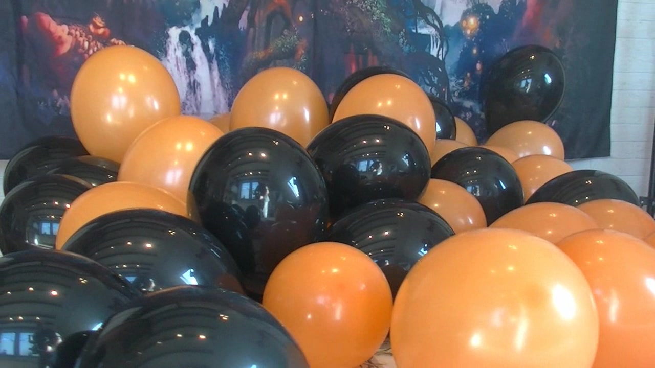 von einem User bekam ich die Balloonies geschenkt...und klar..gerne mache ich ein Balloonies update damit...passend zum Thema Halloween...nit einem geilen outfit ist es doch noch geiler oder