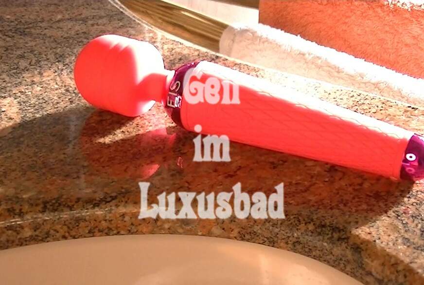 geil im Luxus Bad von MilfUlrike pic1