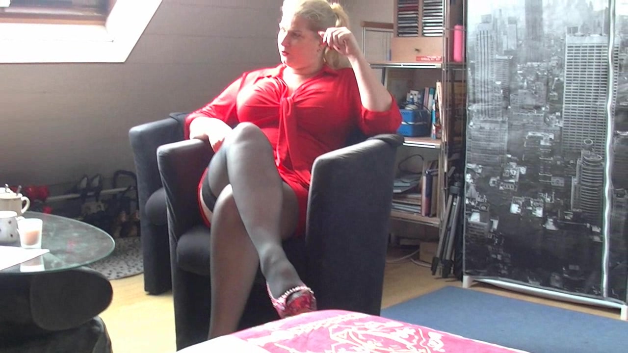 er war eigentlich nur da um das Catering zu besprechen..aber wenn schon da..mußte ich doch testen was er zu bieten hatte..eine harte griechtische Fleischrolle...hmmm lecker.,..und die Backröhre konnte er auch gut vorbereiten bevor er sie reinsteckte...geil