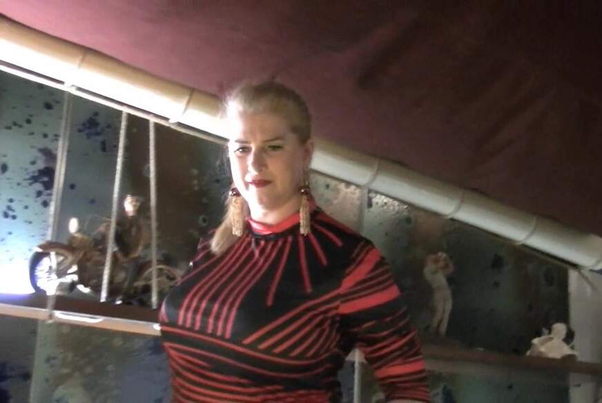 Striptease im Nachtclub von MilfUlrike