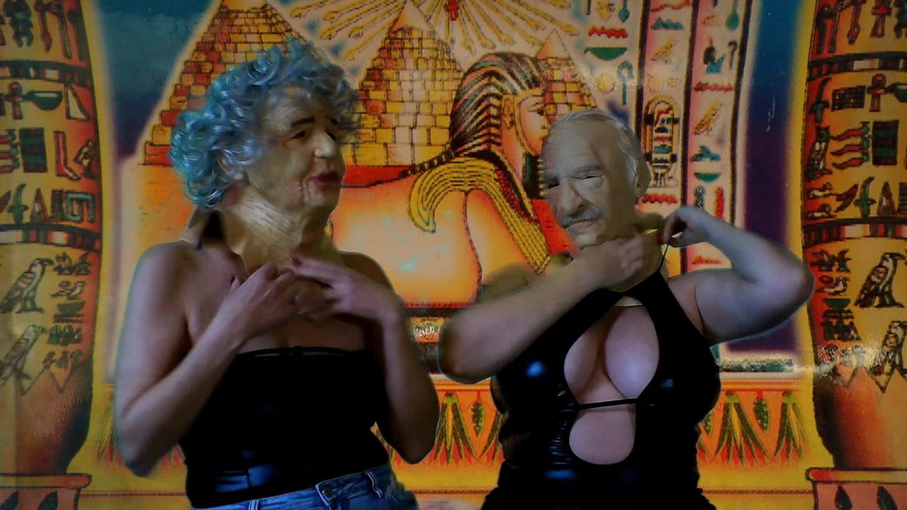 Latex Masken geiler Spaß mit Latexmasken .... meine Freundin und ich hatten viel Spaß mit den Masken und dem geilen treiben