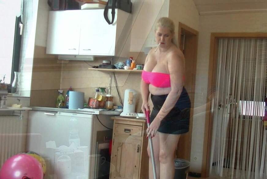 geile Putzfrau von MilfUlrike