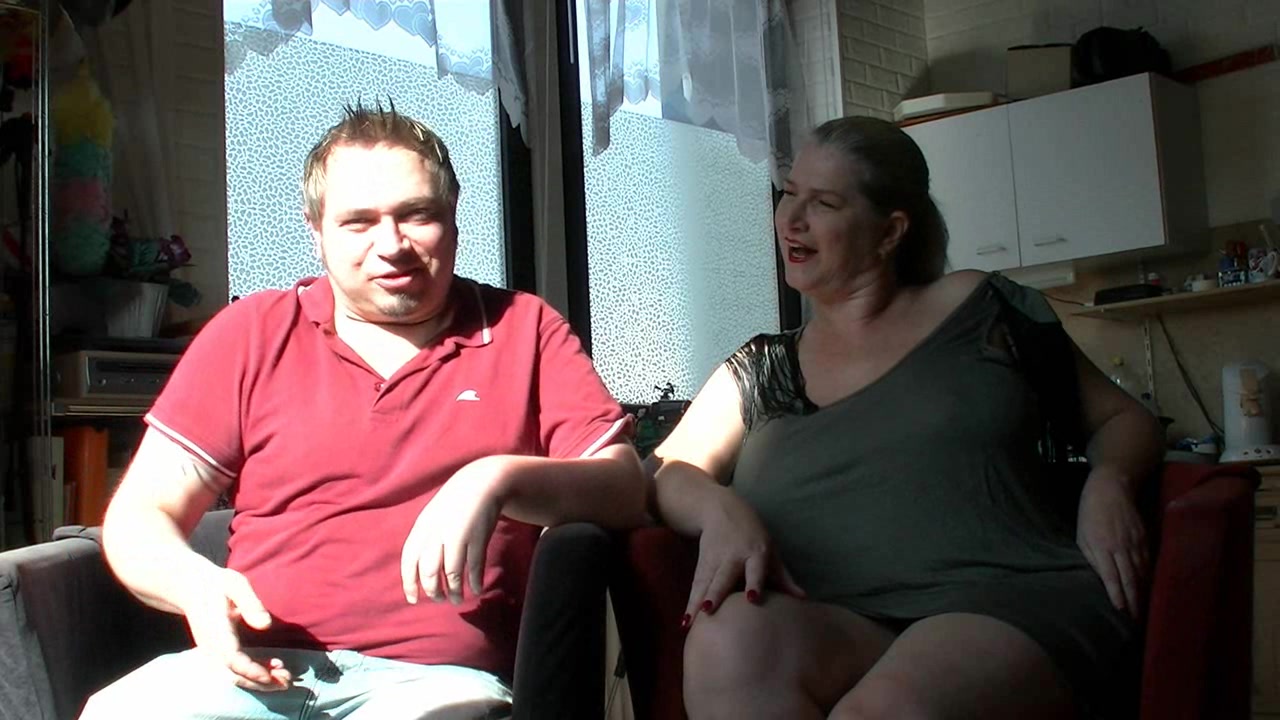 Darsteller unter sich heute mal ein geiles Video zu Besuch bei meinem Kameramann. Dort redeten wir über die Vergangenheit und was so alles passierte. Aber nicht nur deshalb waren wir dort, sondrn um auch ein geiles Video zu drehen. viel spass beim schauen