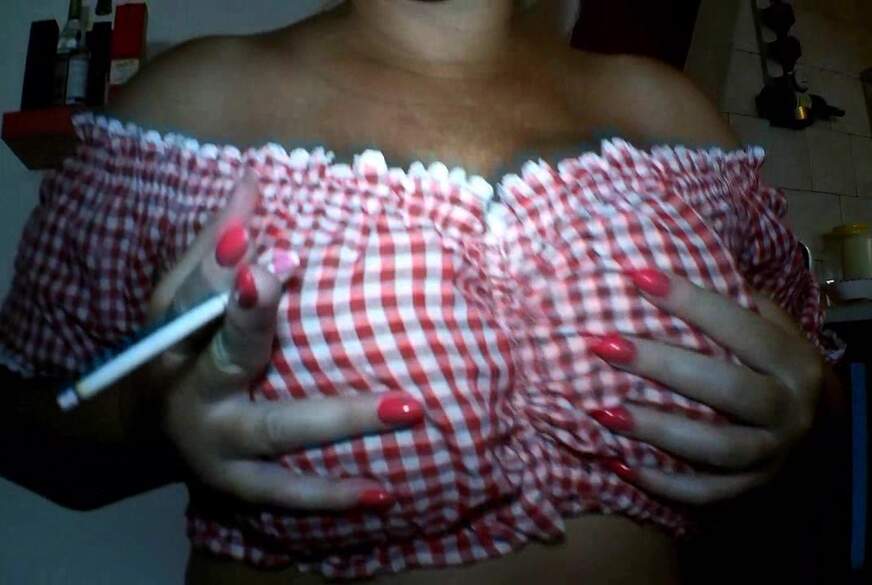 geile Hausfrau von MilfUlrike pic1