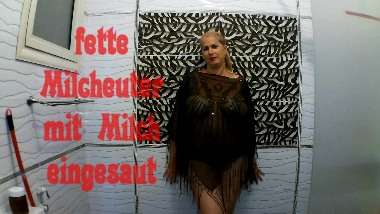 fette Milcheuter  - unter der Dusche mit Milch eingesaut Uhii geil duschen und dabei meine fetten prallen Milcheuter noch mit Milch eingesaut …