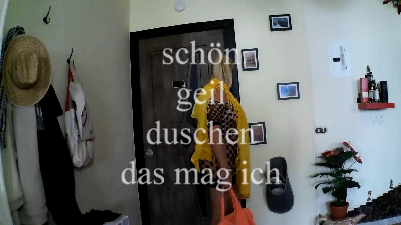 eine geile Dusche nach dem Strandbesuch...was gibt es besseres..komm und schau mir zu