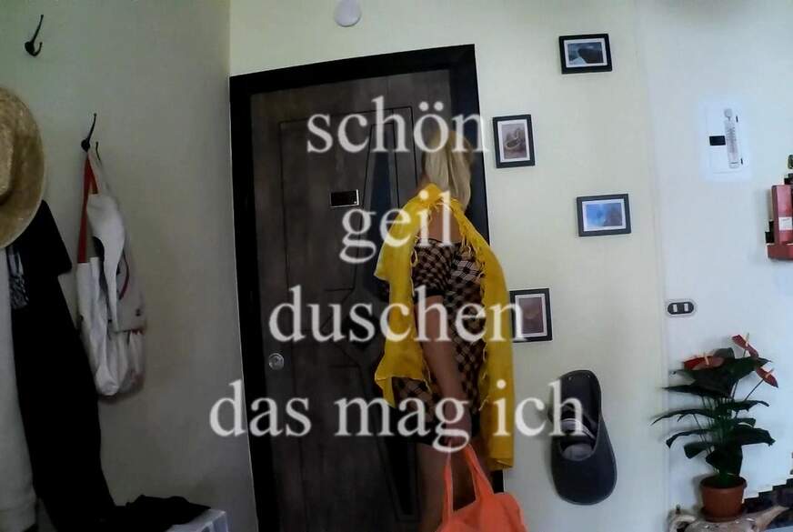 schön geil duschen - das mag ich von MegaTitten pic1