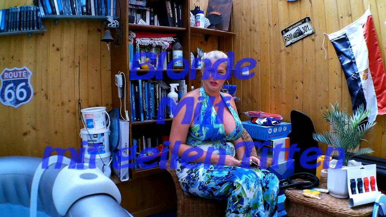 blonde Milf mit geilen Titten stehst du auf reife geilen Frauen mit richtig prallen fetten Titten ? Und wenn sie dann noch in den Whirlpool steigen , was passiert dann bei Dir ? Komm doch mal mit