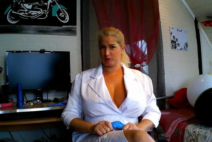 Therapie für den Mini P****l von MilfUlrike pic1