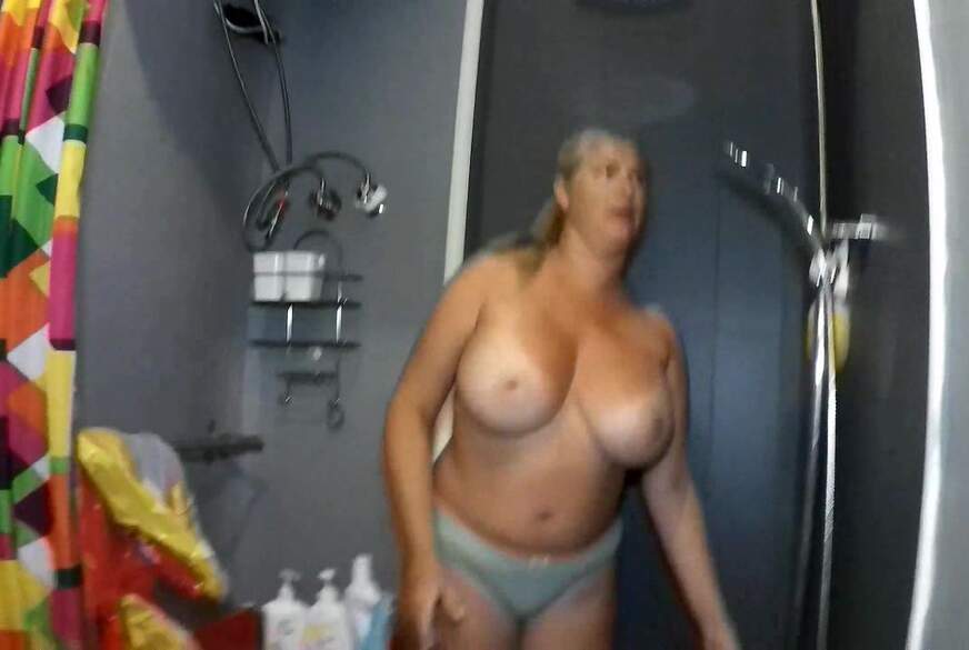 unter der Dusche von MilfUlrike pic2