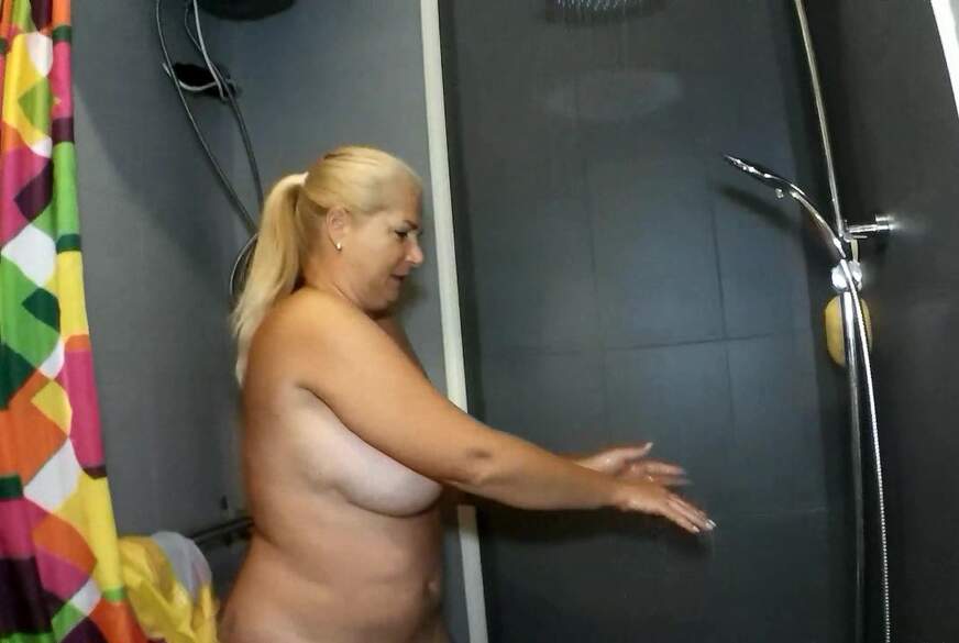 unter der Dusche von MilfUlrike pic4