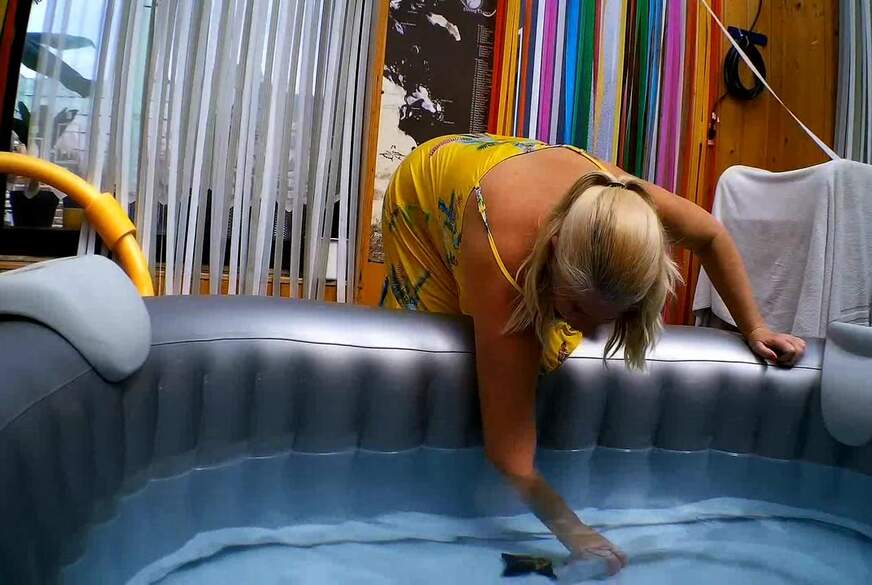 B**sen im Wellness Bereich von MilfUlrike pic1